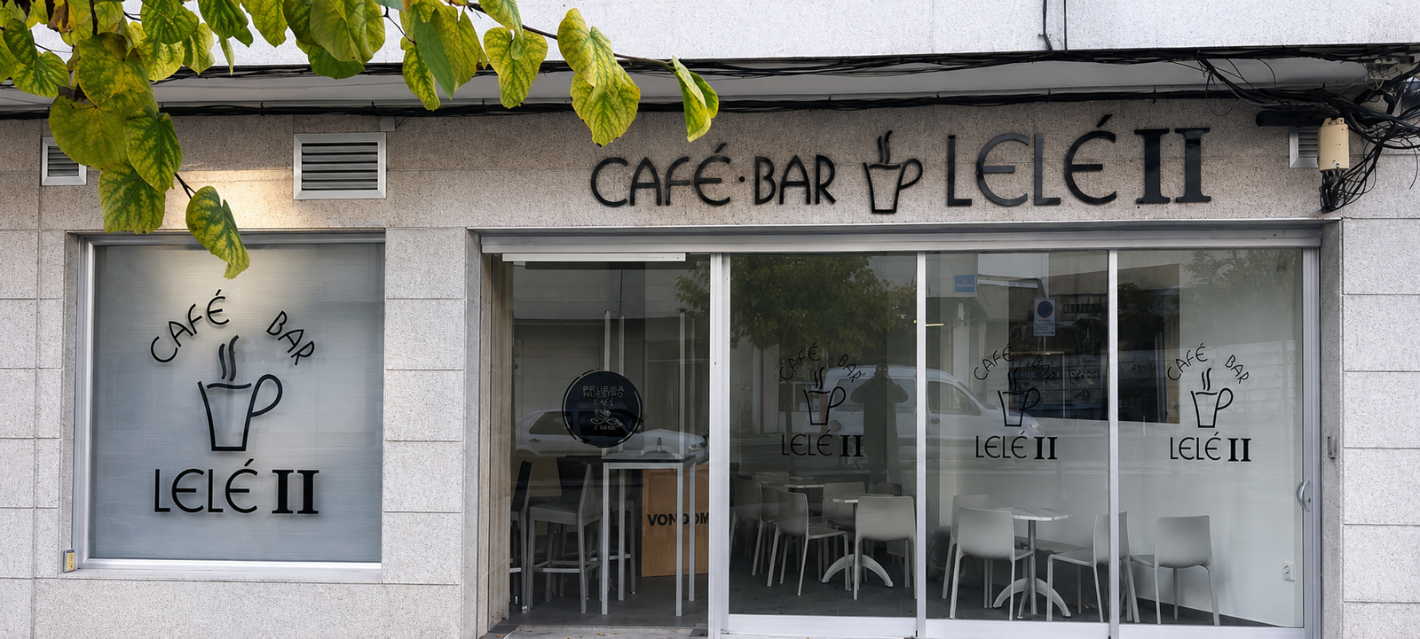 Rótulo y vinilado de escaparate para Café Bar Lelé II